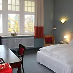 Drei Kronen 2*