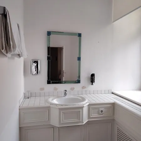 德尔库隆酒店 酒店 利普施塔特