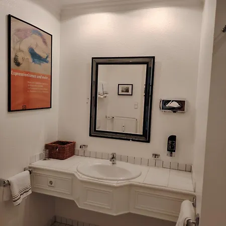 Drei Kronen فندق 2*