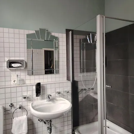 德尔库隆酒店 利普施塔特