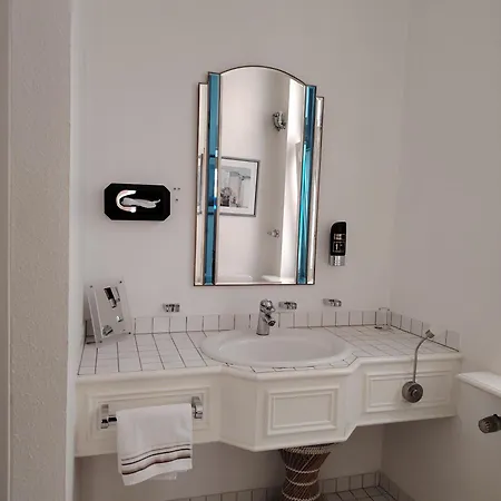 德尔库隆酒店 酒店 利普施塔特