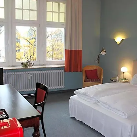 Drei Kronen Hotel 2*
